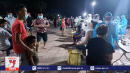 Xuyên đêm lấy mẫu xét nghiệm