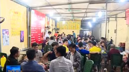 Hàng quán đông đúc trong thời điểm dịch bệnh