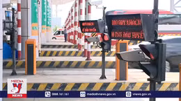 Xóa biển 'cấm dừng xe quá 5 phút' tại trạm thu phí