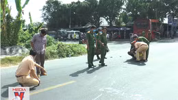 Ô tô khách va chạm với xe đạp làm 7 người thương vong