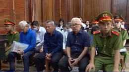 Nguyên Tổng giám đốc Ngân hàng Đông Á tiếp tục hầu tòa