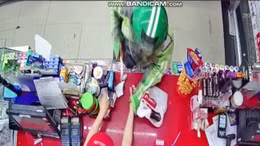 Trộm cướp 'rình rập' cửa hàng tiện lợi mùa dịch