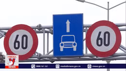 Cầu Thanh Trì vẫn kẹt cứng dù giảm tốc