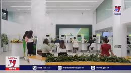 Lãi suất tiết kiệm hạ nhiệt, lượng tiền gửi vẫn tăng