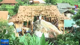 Đá lăn vào nhà dân, hai người thương vong