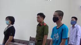 Hành hung bác sĩ trong lúc chờ vợ sinh, lĩnh án 10 tháng tù