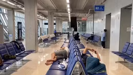 5 công dân Việt Nam mắc kẹt tại sân bay Survanabhumi Thái Lan