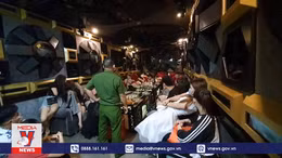 Một nhà hàng tại TP Hồ Chí Minh bất chấp lệnh 'cấm' karaoke