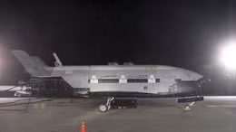 Tàu con thoi X-37B trở về Trái Đất
