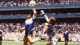 Ca khúc về huyền thoại Diego Maradona gây xúc động