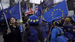Người châu Âu tại Anh buồn vì Brexit