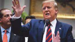 Video Tổng thống Trump gợi ý mua hàng hóa Việt Nam 