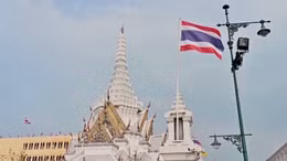 Thủ tướng Thái Lan cam kết thúc đẩy tăng trưởng kinh tế