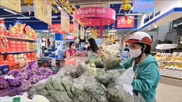 Người dân chi tiêu tiết kiệm dịp Tết