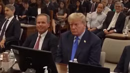 Cựu Tổng thống Mỹ Trump tiếp tục hầu tòa