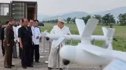 Ông Kim Jong-un trực tiếp theo dõi thử nghiệm UAV do Triều Tiên phát triển