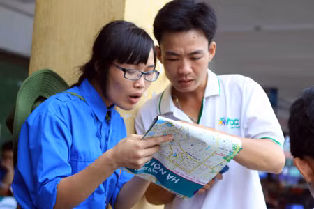 Tiếp tục hoạt động hỗ trợ sinh viên thi đại học đợt 2 ảnh 5