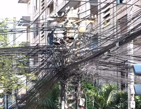 Chết vì điện giật trên nóc nhà ảnh 1