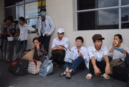 Sĩ tử vật vã với xe buýt trong ngày thi cuối ảnh 7