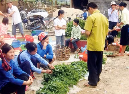 Văn hóa xuống chợ của đồng bào vùng cao ảnh 2