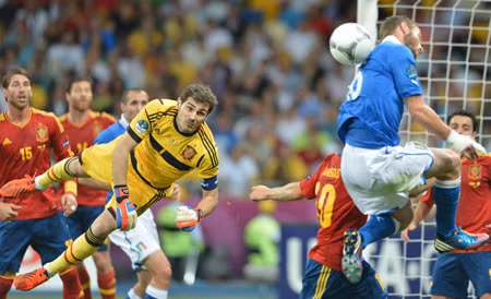 Euro 2012 với trò đỏ đen mù quáng ảnh 1