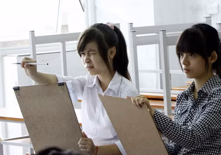 Thi ĐH, CĐ năm 2012 : Xem thí sinh năng khiếu môn vẽ ảnh 5
