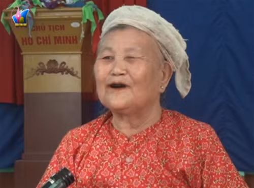 Cụ bà nghèo tình nguyện hiến đất xây dựng nông thôn mới ảnh 1