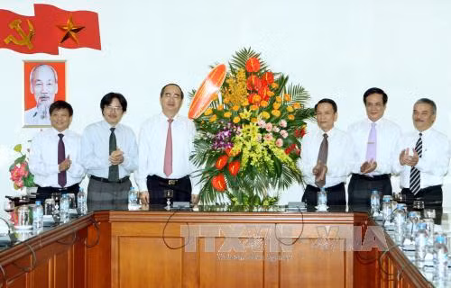 Đồng chí Nguyễn Thiện Nhân chúc mừng các cơ quan báo chí ảnh 1