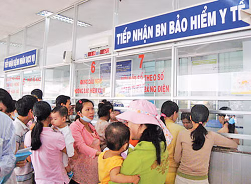 Gỡ khó để thu hút người tham gia bảo hiểm y tế ảnh 1