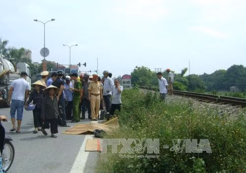 Bị tàu hoả kéo lê 30m, thanh niên tử vong tại chỗ ảnh 1