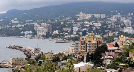 Khách du lịch Nga đến Crimea phải xin phép Ukraine? ảnh 1