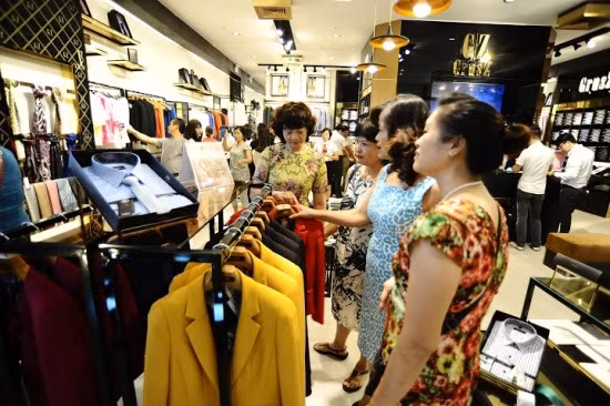 GrusZ "lột xác" với phong cách “hàng hiệu” Việt Nam của May 10 ảnh 5