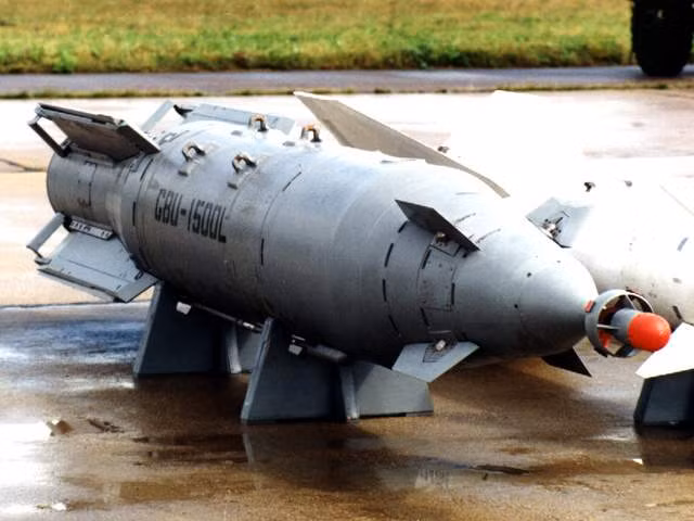 Không quân Nga dùng bom KAB-1500 ở Syria ảnh 1