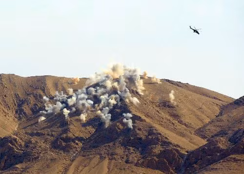 Binh sĩ Syria chiến đấu trên đống đổ nát Palmyra ảnh 2