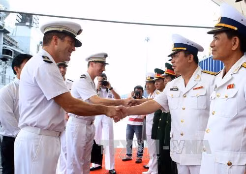 Tàu Hải quân Pháp thăm thành phố Đà Nẵng ảnh 2