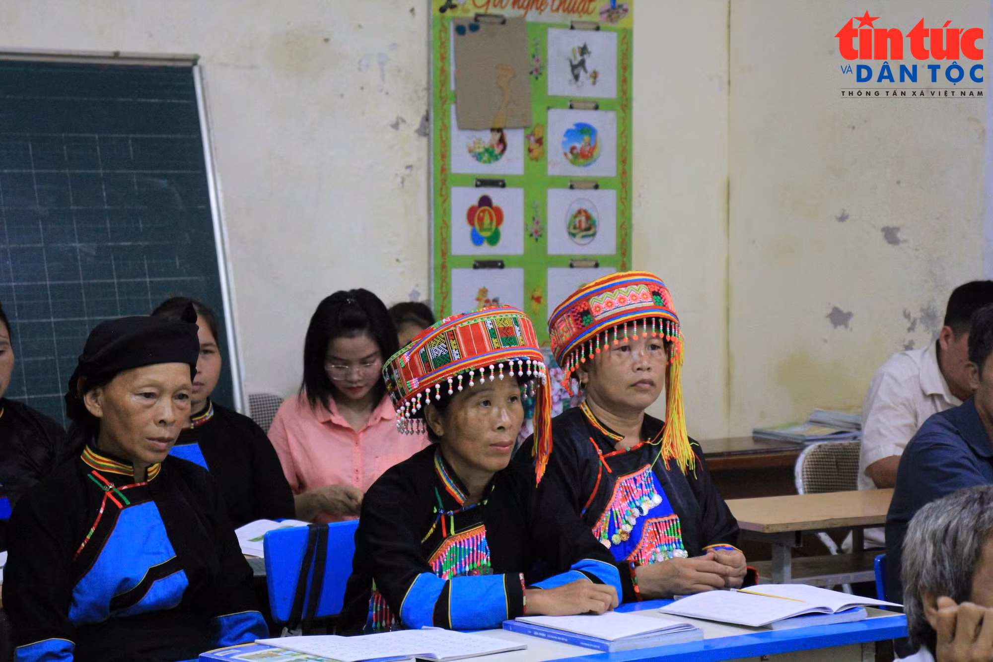 baotintuc_tr_cham-chu-nghe-giang.jpg