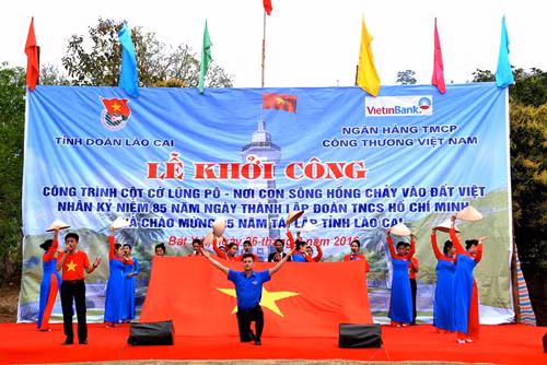 Xây dựng Cột cờ Lũng Pô ảnh 1