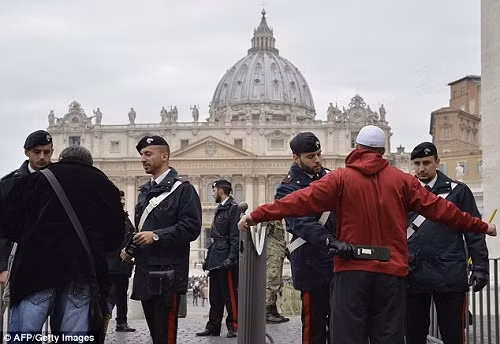 Du lịch Italy ảnh hưởng nặng vì lo sợ khủng bố ảnh 1