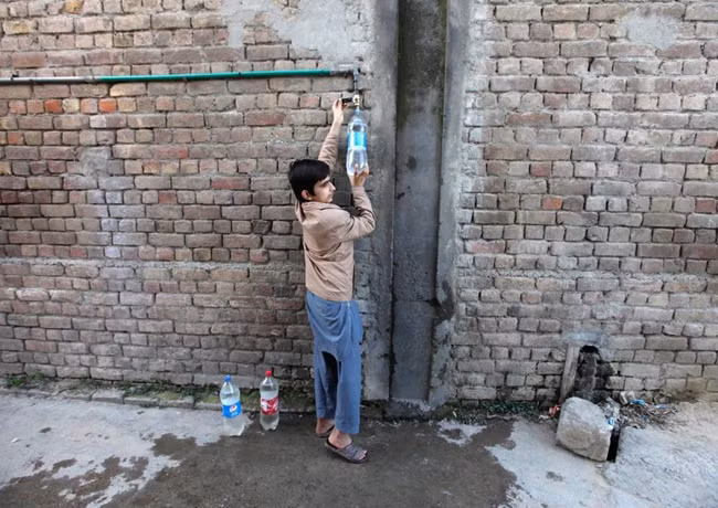 Cơn khát nước sạch giày vò thế giới ảnh 6