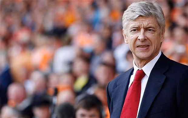 HLV Wenger tuyên bố vẫn ở lại Arsenal ảnh 1