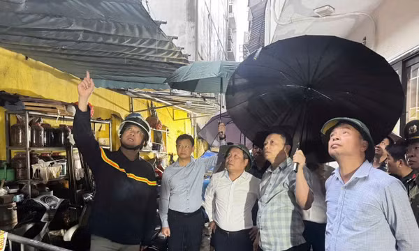 Chủ tịch UBND thành phố Hà Nội Vũ Đại Thắng chỉ đạo khẩn trương khắc phục hậu quả vụ việc.