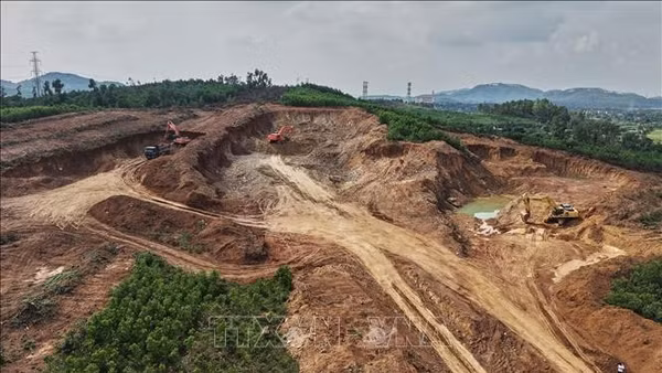 Nghệ An: Tháo gỡ vướng mắc, đẩy nhanh tiến độ cao tốc Vinh - Thanh Thủy