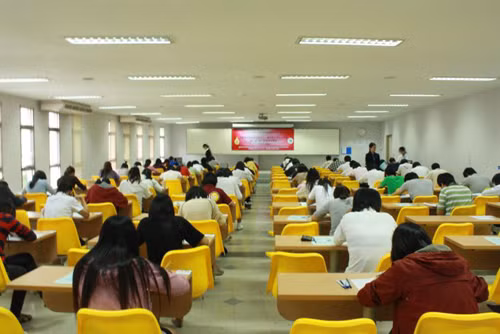 "Bịt mắt" chống gian lận thi cử ảnh 1