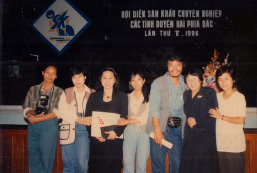 Nâng cao chất lượng phê bình sân khấu - Bài 1: Thiếu và yếu ảnh 1