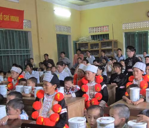 “Đồng hành cùng vùng khó” đến huyện nghèo nhất Tuyên Quang ảnh 2