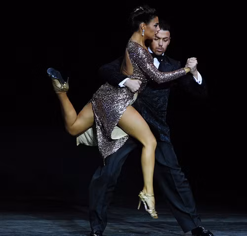 Những khoảnh khắc 'xuất thần' với vũ điệu Tango ảnh 2