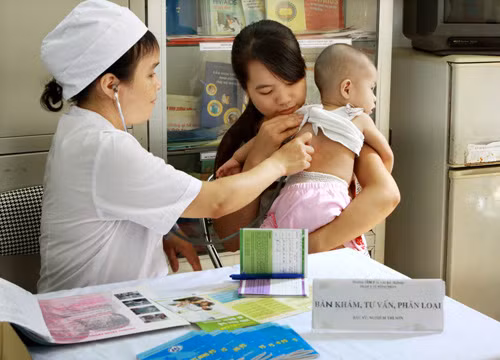 Siết chặt công tác tiêm chủng ảnh 1