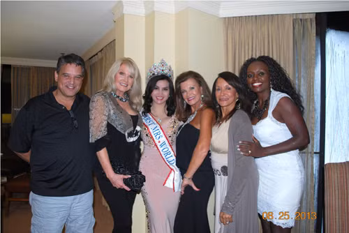 Cựu hoa hậu quý bà Kim Hồng làm giám khảo Mrs America ảnh 1