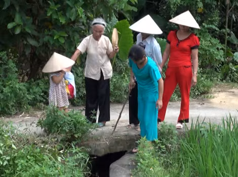 Đường vừa làm xong đã hỏng ảnh 5