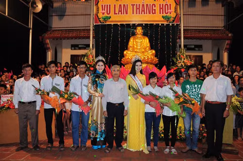 Hoa hậu Dân tộc làm từ thiện nhân dịp lễ Vu Lan ảnh 2
